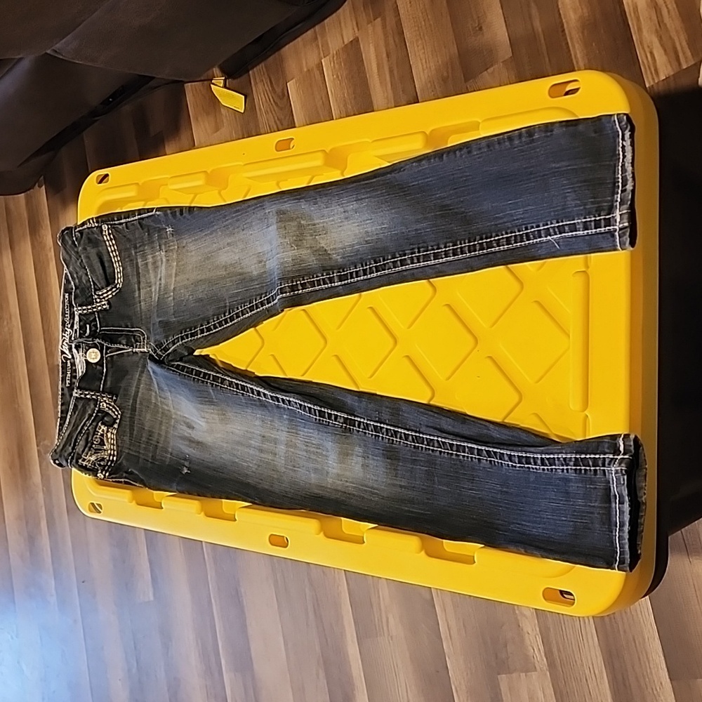 Vanity collection size 27w x 32l